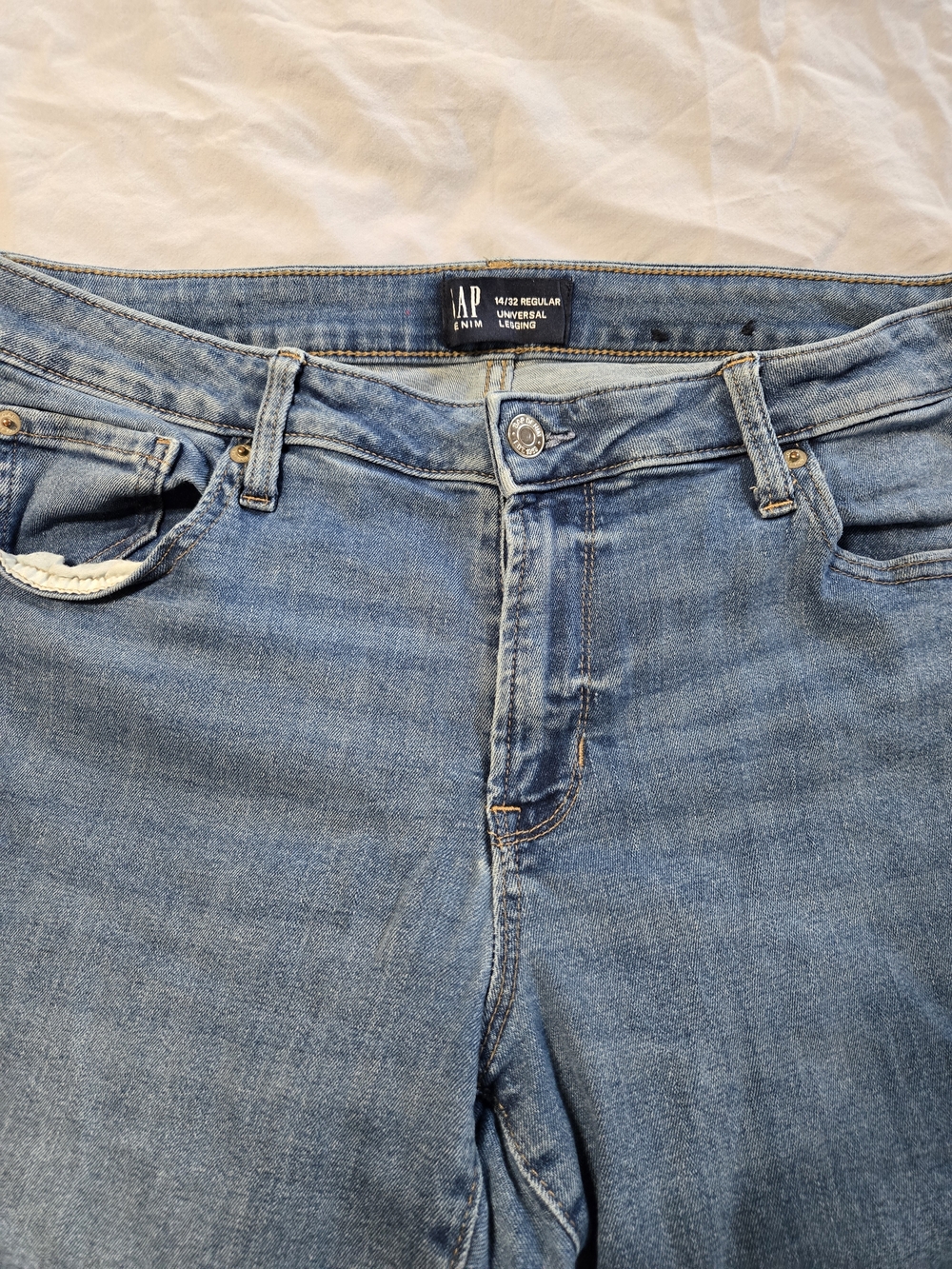 GAP Women’s Light Blue Denim Jeans - Universal Legging